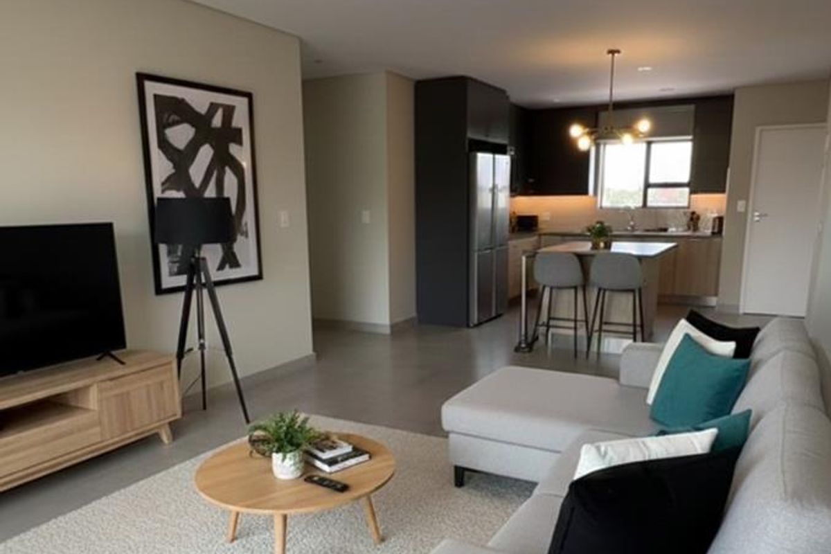 Modern 2-Bedroom Apartment | Available To Rent  Discover sophisticated urban living in this modern 2-bedroom, 2-bathroom apartment, perfectly positioned for con - Photo 2