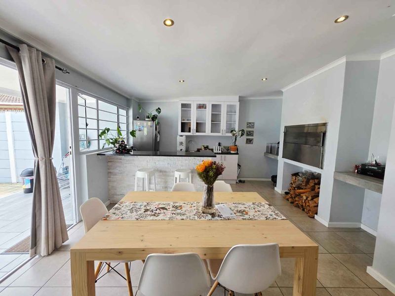 Modern Single-Level Gem in the Heart of Welgelegen - Photo 3