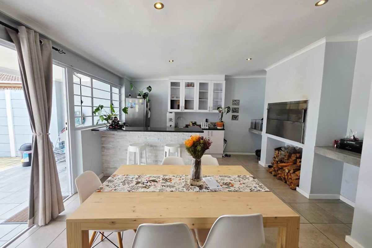 Modern Single-Level Gem in the Heart of Welgelegen - Photo 3