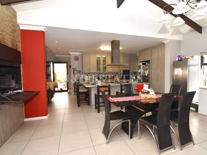 2-Storey Family House - Photo 5