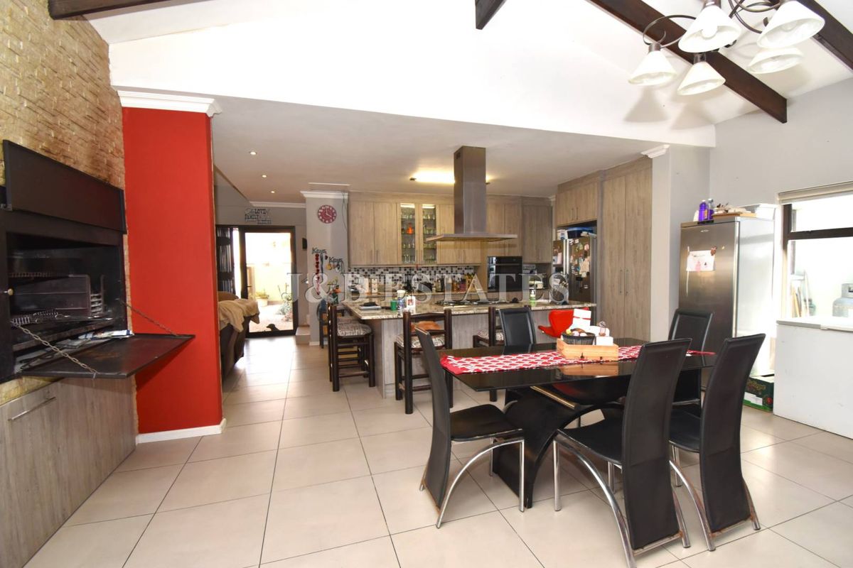 2-Storey Family House - Photo 5