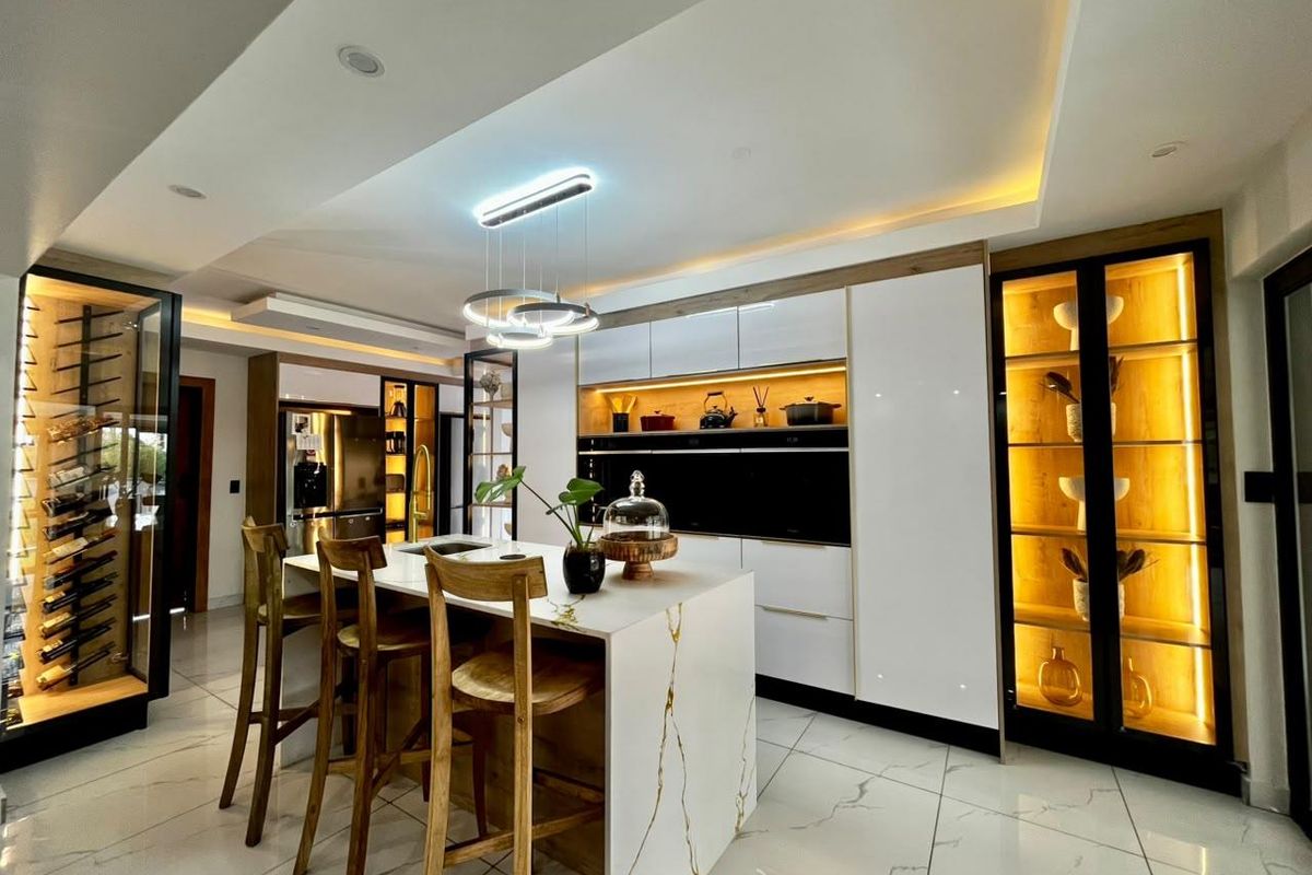 Luxurious 4-Bedroom House in Willow Acres Estate - Photo 3