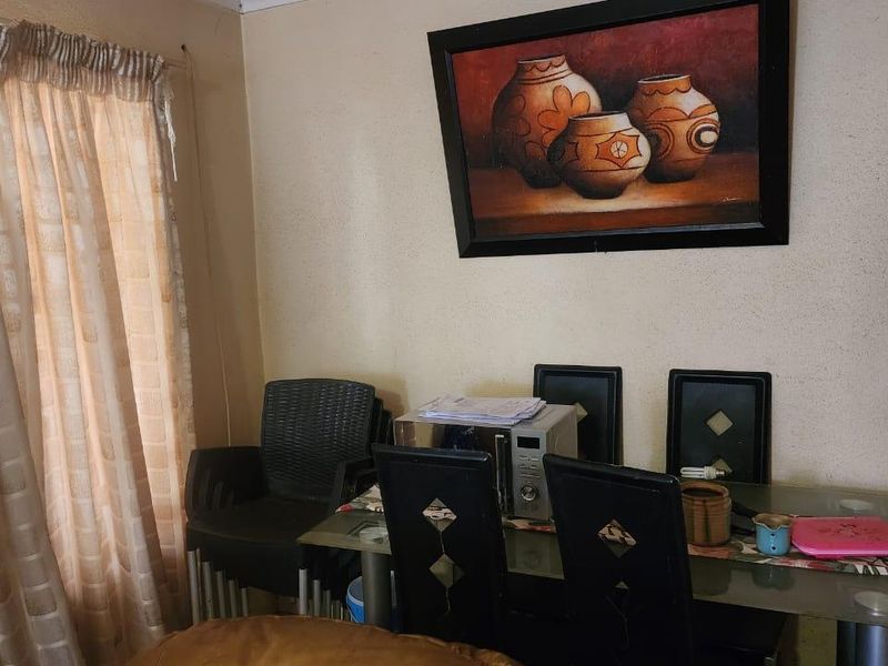 Your Starter Home awaits in Tlhabane West 🏡🌻🏠 - Photo 4