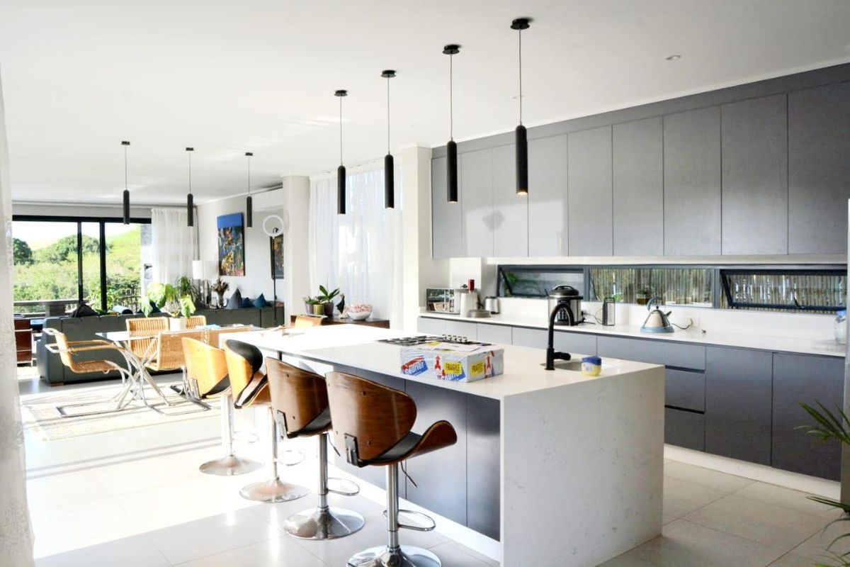 Stunning Family Home For Sale in Palm Lakes Estate - Photo 3