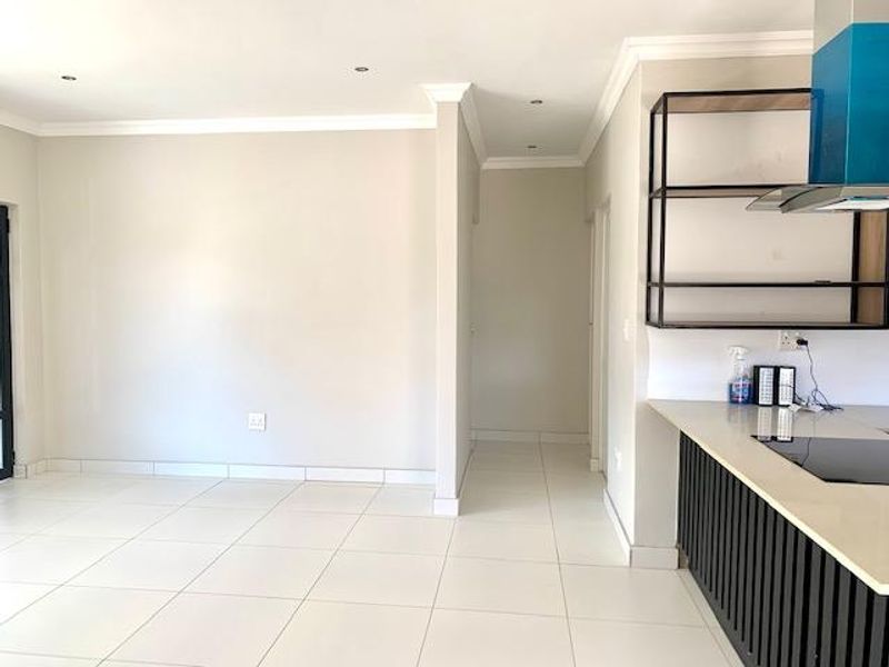 MODERN FAMILY HOUSE IN THABA NCHU - Photo 5