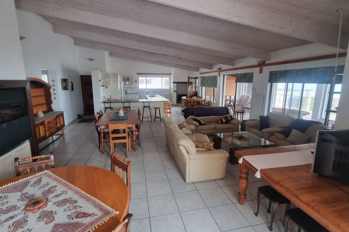 Sea Views, Space & Income Potential in Central Yzerfontein - Photo 3