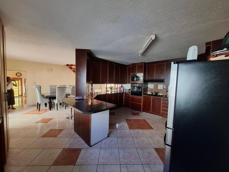 4-BEDROOM DOUBLE STOREY HOUSE FOR SALE - Photo 4