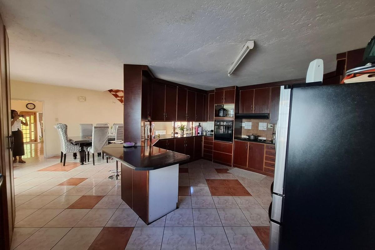 4-BEDROOM DOUBLE STOREY HOUSE FOR SALE - Photo 4