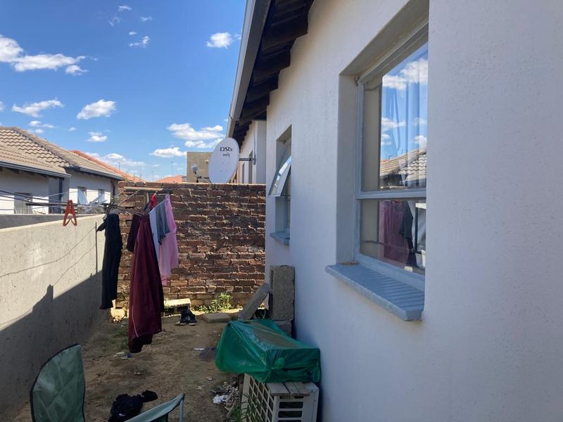 Excellent Value Clayville R 680 000 !! - Photo 3