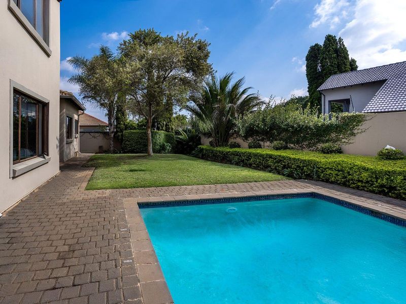 Stunning 4-Bedroom Family Home in Prime Security Estate Location - Photo 4