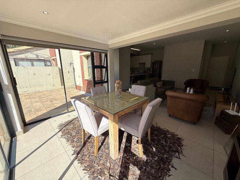 Stylish 3-Bedroom, 2-Bath Home Featuring Double Garage and Tranquil Private Garden - Photo 10
