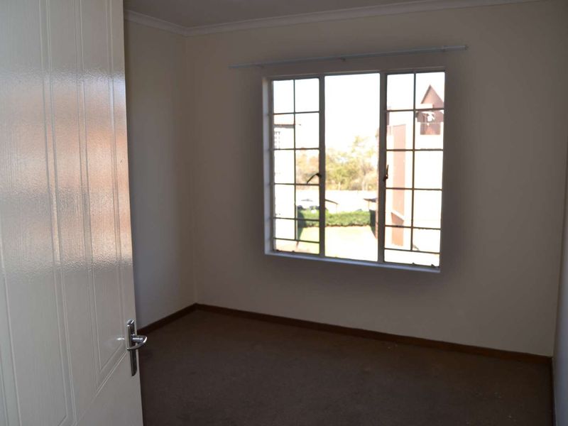 Charming 2-Bedroom Townhouse Perfect for First-Time Buyers and Investors - Photo 10