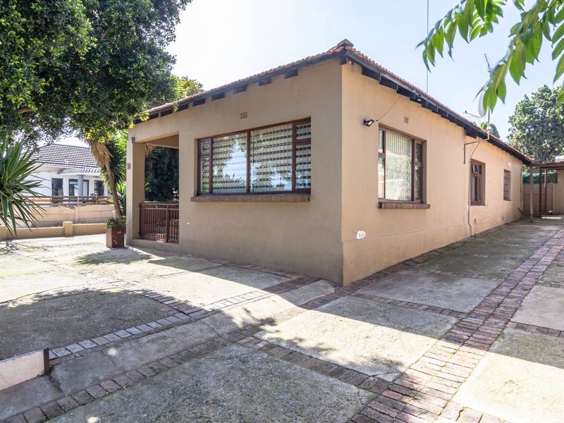 Family Home with Flatlet Near Hospital - Photo 2