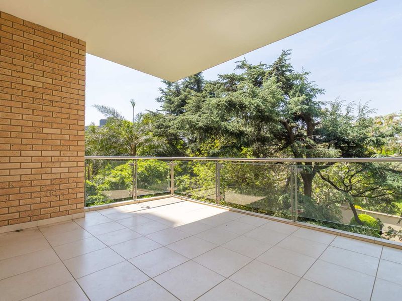 STUPENDUS 2 BEDROOM APARTMENT IN THE ICONIC AMAZONAS FOR SALE - Photo 5