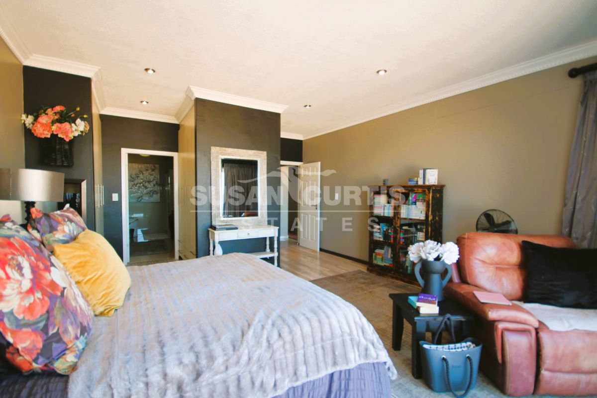 PENTHOUSE WITH STUNNING SEA VIEW - Photo 3