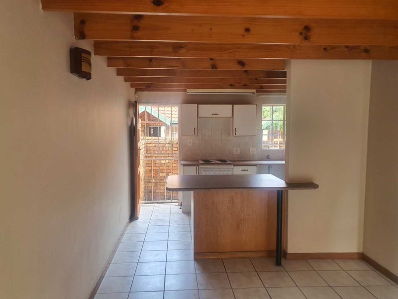 URGENT SALE !!! PRICE REDUCED TO R850.000 !!! UP FOR GRABS!!!.. HOPE YOU'RE NOT TOO LATE TO GRAB IT FOR YOURSELF!!!!... - Photo 7