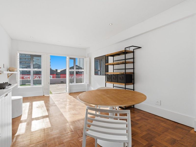 Spacious 2-Bedroom with Wrap-Around Terrace in Prime Location - Photo 8