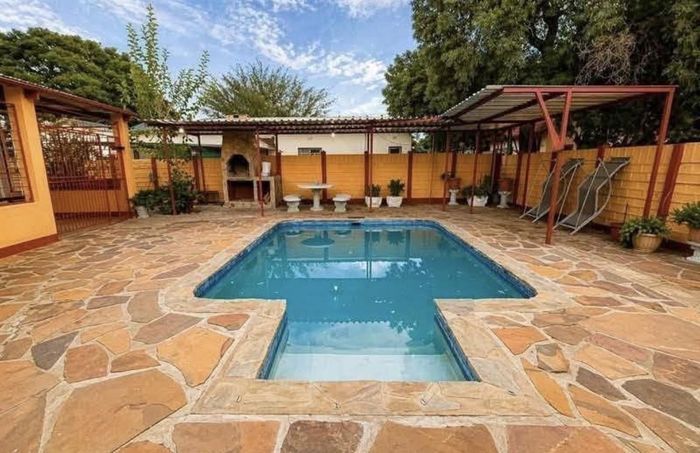 Property #2556171, House For Sale in Pioniers Park