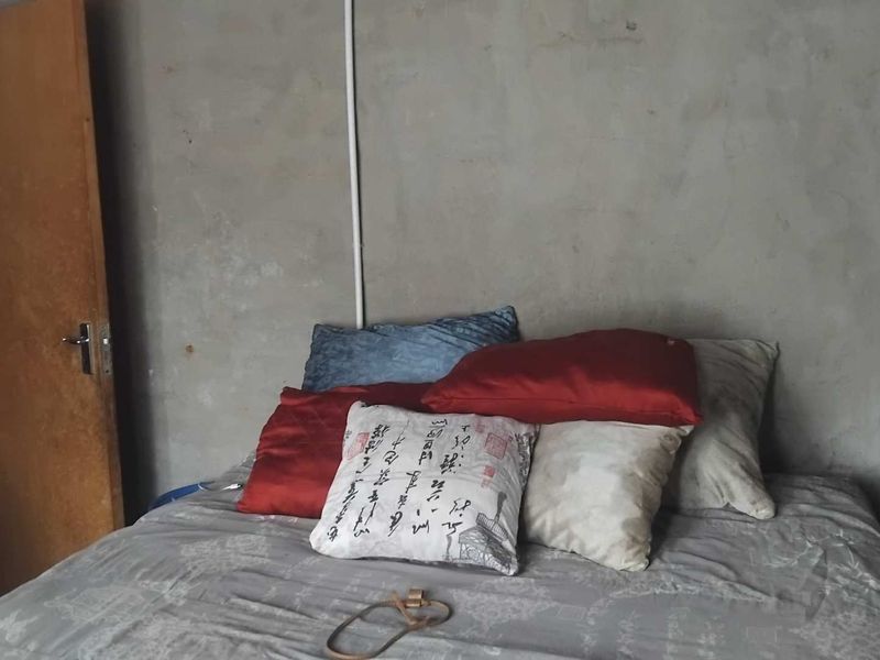 2 Bedroom House For Sale in Soshanguve W - Photo 2