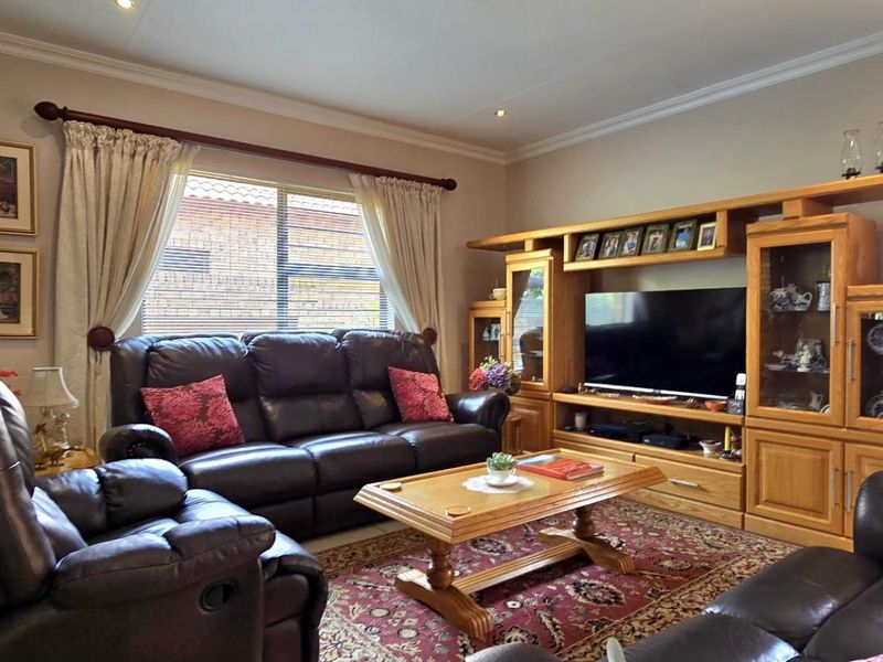 3 Bedroom Cluster for sale in New Redruth - Photo 5