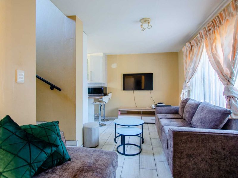 3 Bedroom Simplex on sale - Photo 9