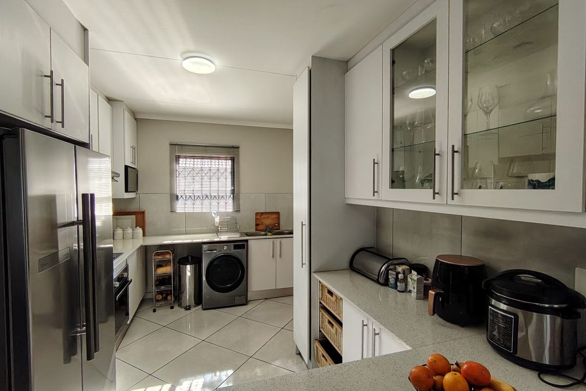 3 Bedroom House for sale In Mackenzie Park - Photo 4