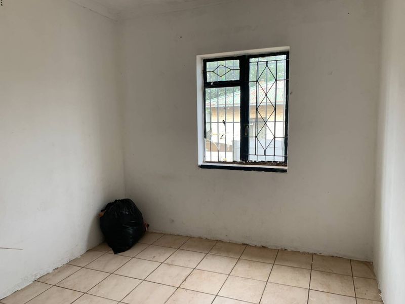 Rental investment property for sale in South Hills Johannesburg - Photo 6