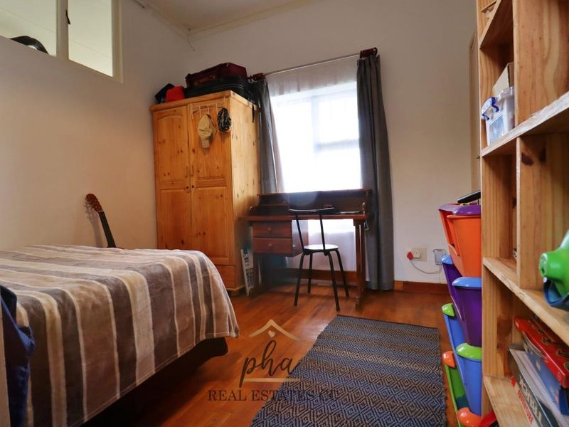 Beachfront House with Flat For Sale in Swakopmund - Photo 8