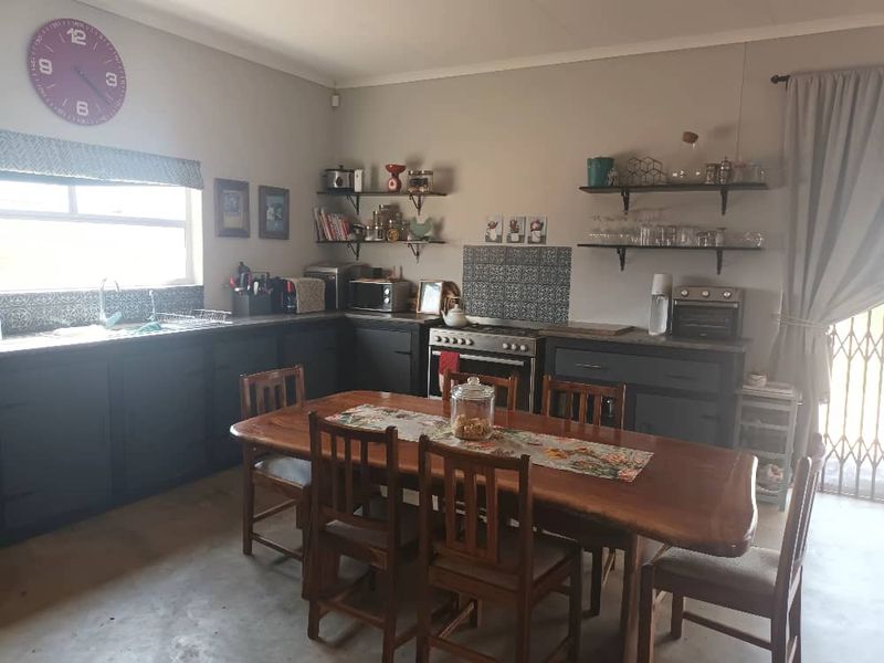 Spacious Property with multiple houses in Brakwater - Photo 5