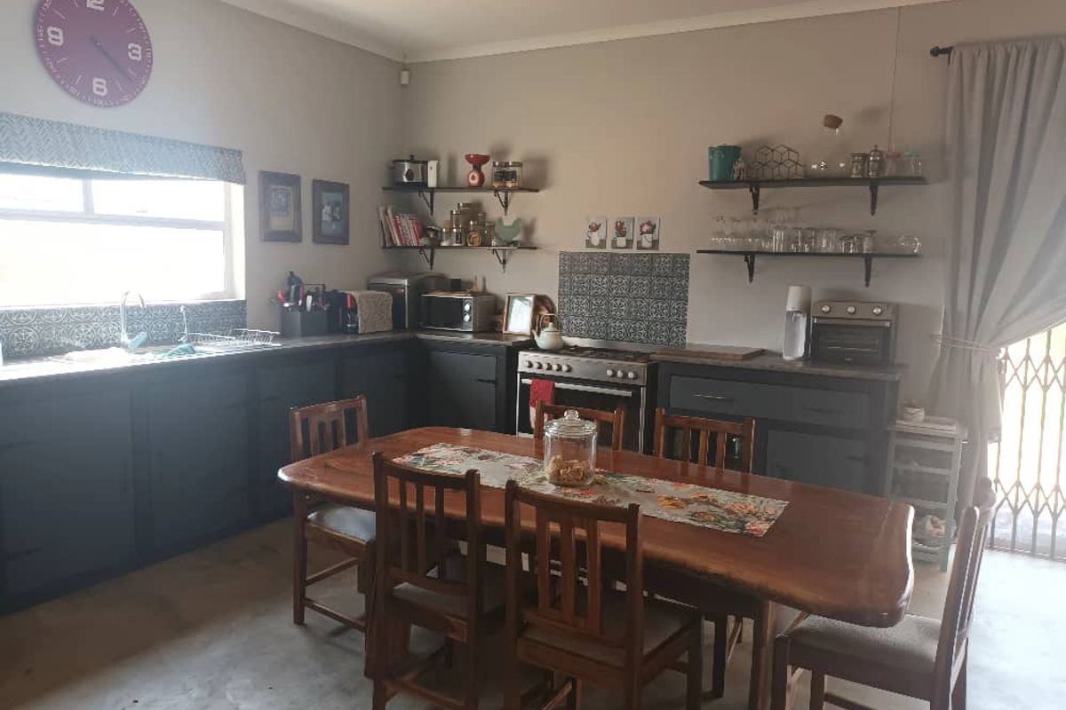 Spacious Property with multiple houses in Brakwater - Photo 5