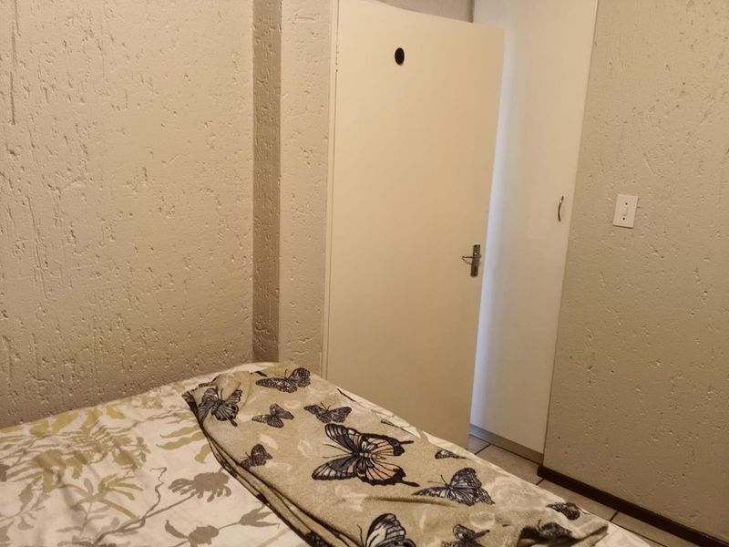 2 bedroom ground floor unit, walking distance from Eastrand Mall - investors+first time buyers! ideal property! - Photo 9