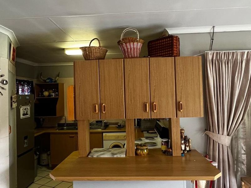 Spacious 3-bedroom town house is your home - Photo 8