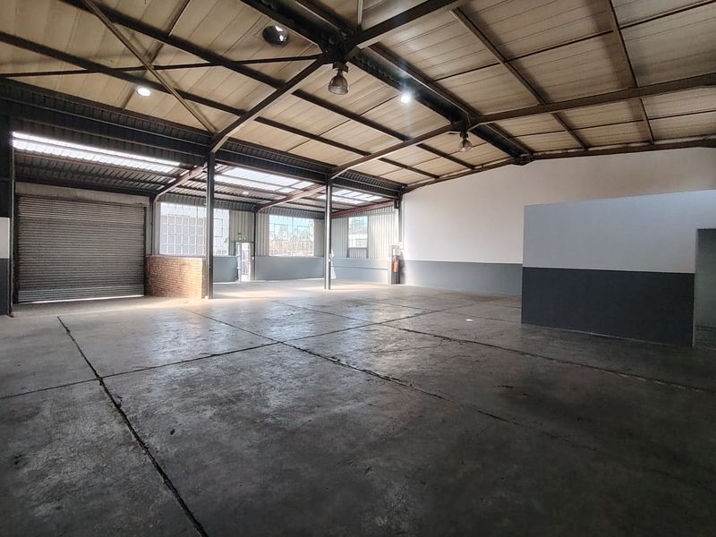 Neat Newly Painted Factory To Let - Photo 5