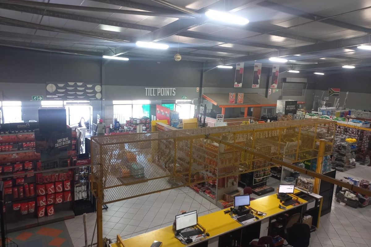 Versatile Commercial Space for Rent in Empangeni Central - Photo 3