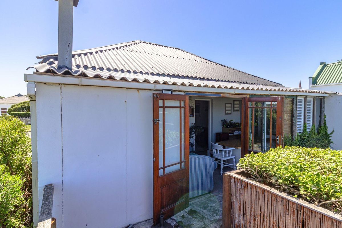 A touch of Nostalgia in Gansbaai - Photo 2