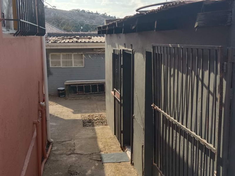 GOLDEN OLDIE UP FOR GRABS! - Photo 8