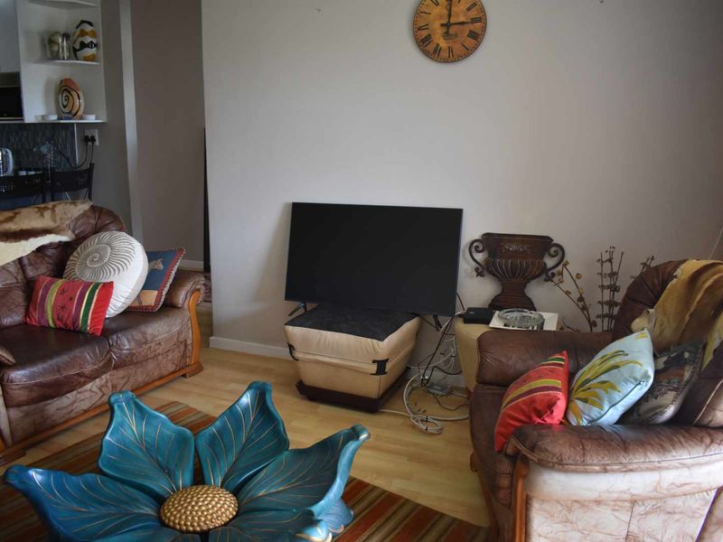 UnlockLuxury Living: Stunning Beacon Bay Apartment with Private Balcony & Resort-Style Amenities! - Photo 9