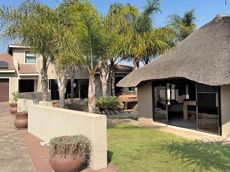 Stunning Four Bedroom Home in Excellent Estate, The Ultimate in Lifestyle Living - Photo 4