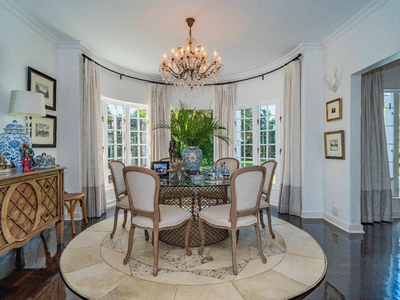 Exclusive Opulent Residence in Prestigious Broadway Precinct!! - Photo 7