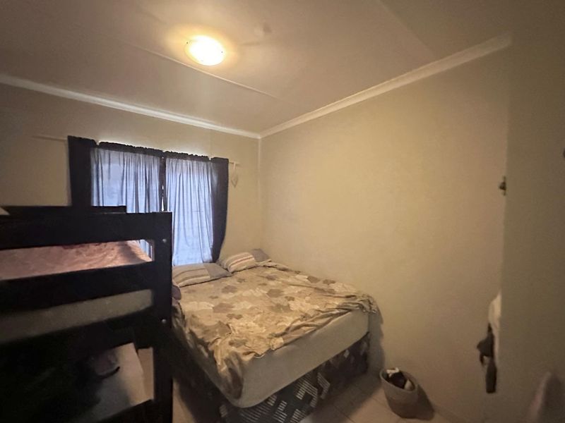 Spacious Ground floor Flat. - Photo 9