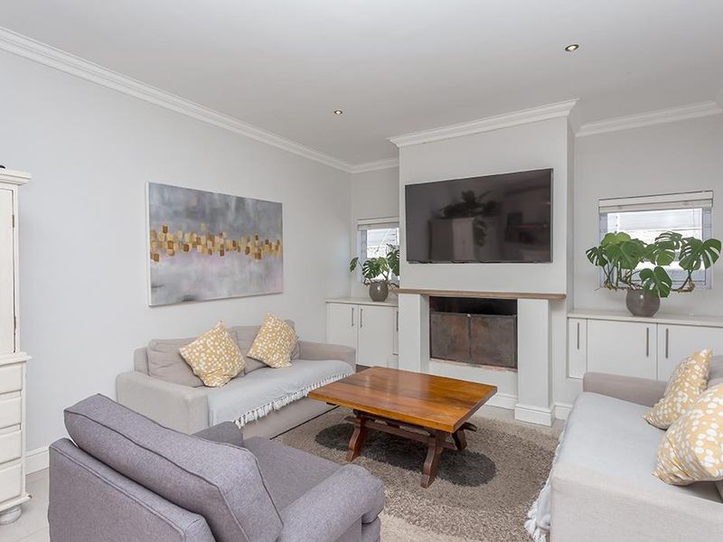 Two Bedroom Family Home with Study - Photo 5