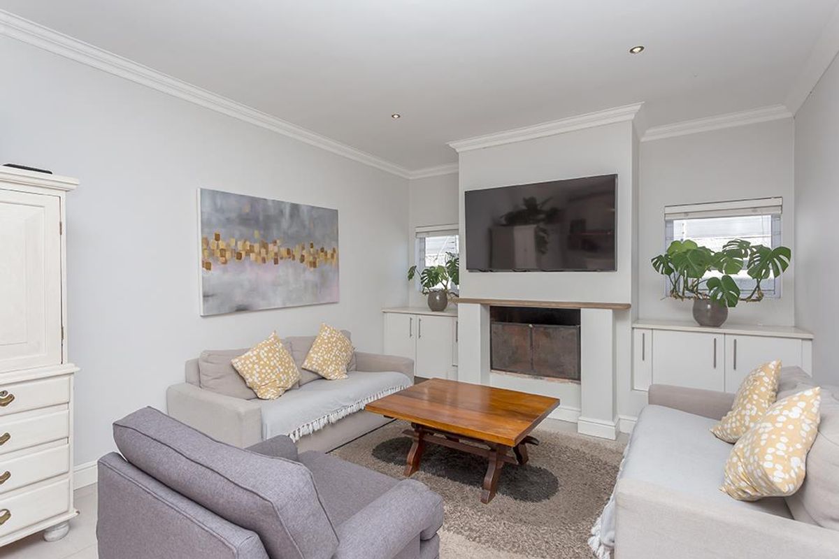 Two Bedroom Family Home with Study - Photo 5