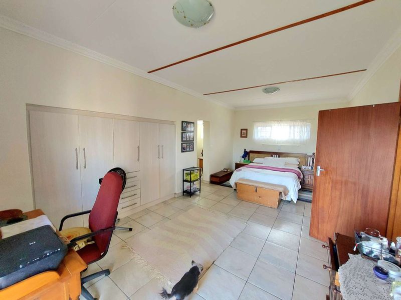 Main House + 2 Flats: Perfect Rental Investment Opportunity - Photo 7