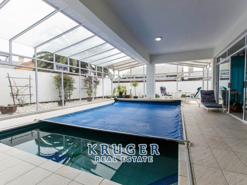 4-BEDROOM DOUBLE STOREY HOUSE WITH SWIMMING POOL - Photo 8