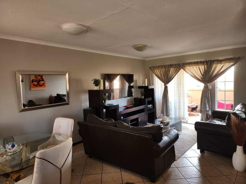 Two Bedroom Apartment In Sought After Complex - Photo 3