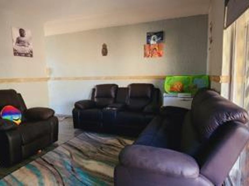 Ground floor PLUS private garden - Photo 4