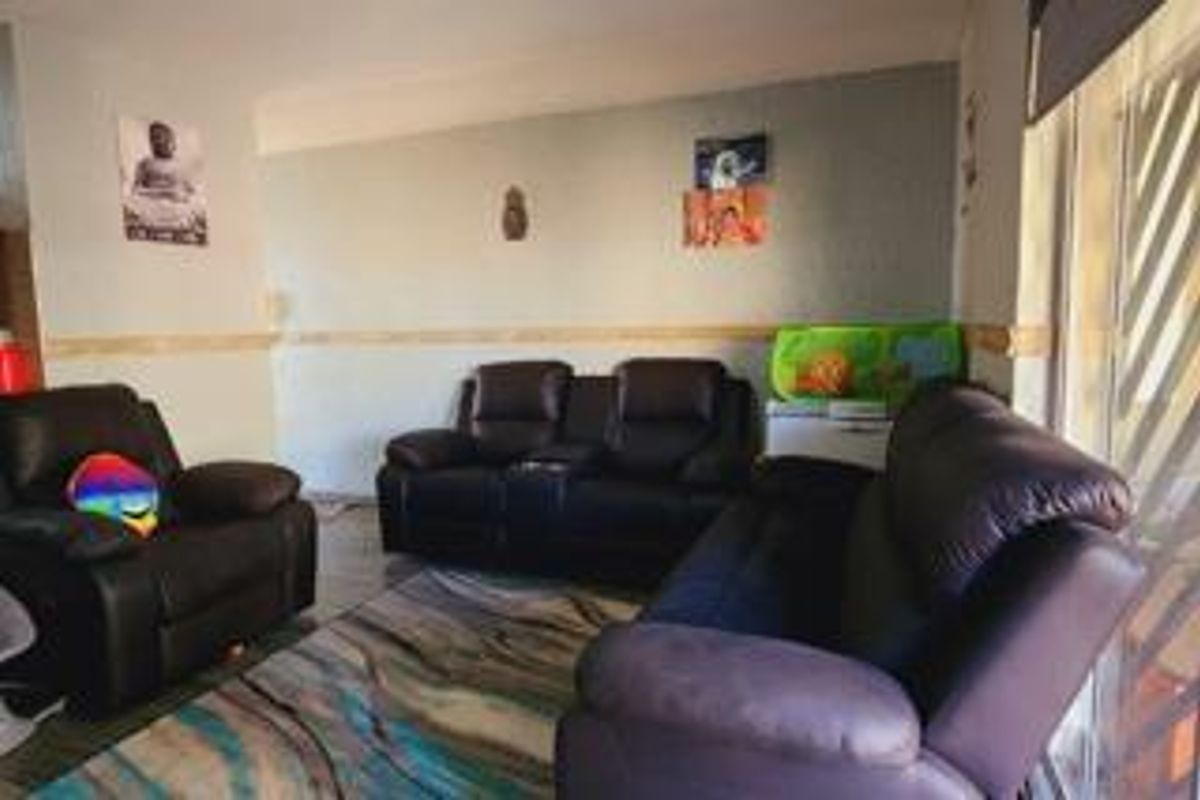 Ground floor PLUS private garden - Photo 4