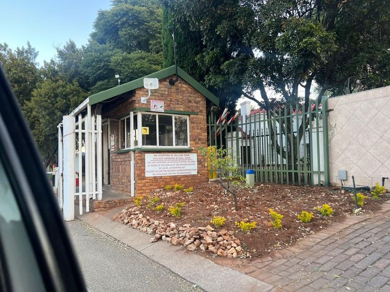 Secure Family Home For Sale in Terenure Kempton Park: Spacious Townhouse with Pool & Prime Security - Photo 7