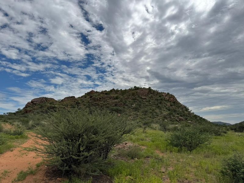 Set amongst the dramatic landscapes of the Khomas Region, the farm offers a unique blend of privacy, natural beauty and self-sufficient living. - Photo 6