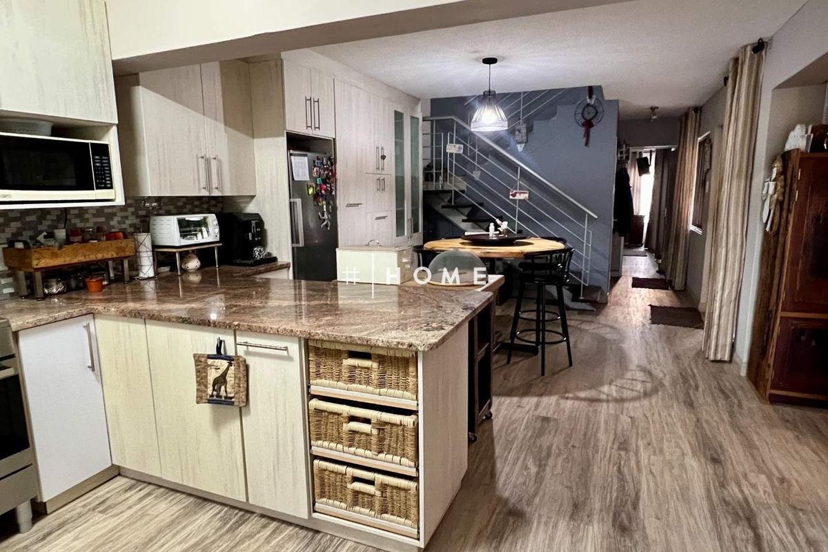 Townhouse for sale in Sports Village - Photo 5